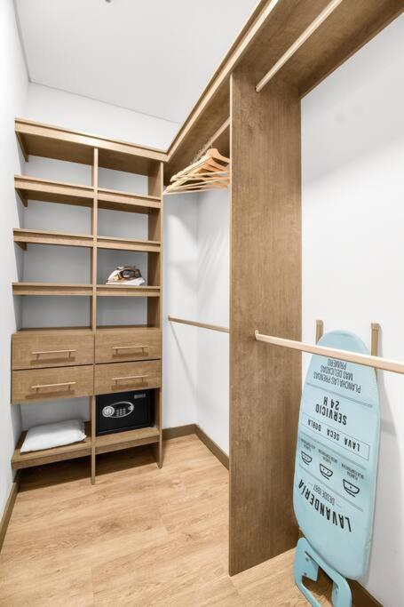 Luxury In El Poblado, Class 1001 Apartment *