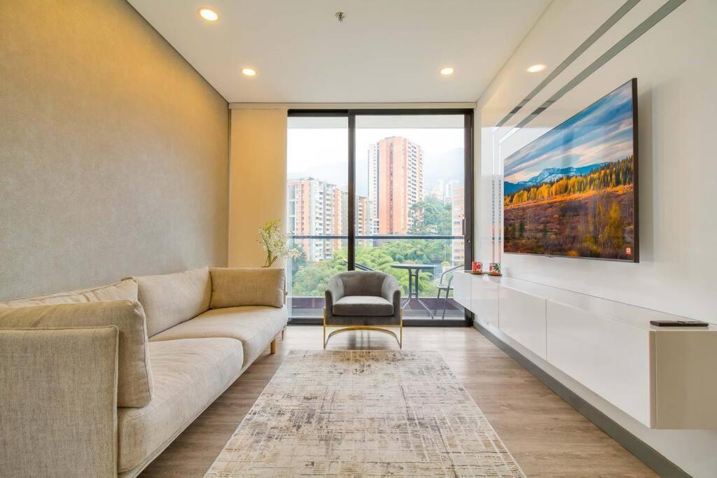 Luxury In El Poblado, Class 1001 Apartment